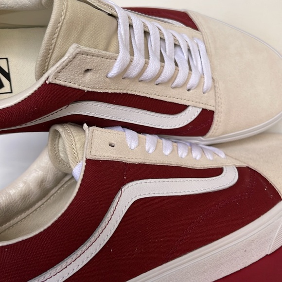 Vans Men’s Old Skool
Canvas/Suede Fired Brick
VN0007NTZHG
Sneakers - Picture 14 of 16